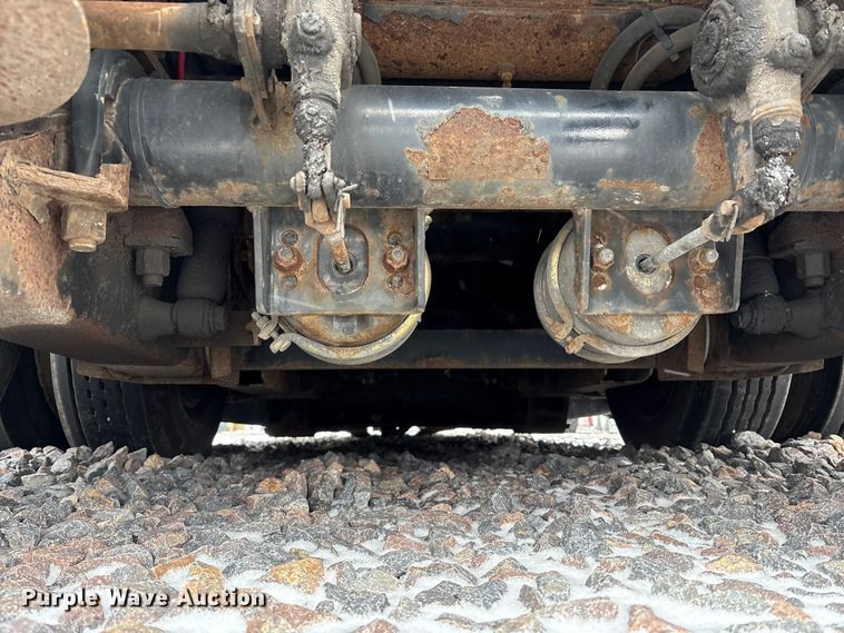 image for item YA2560 2013 X-l Specialized XL 80 MDE extendable lowboy equipment trailer