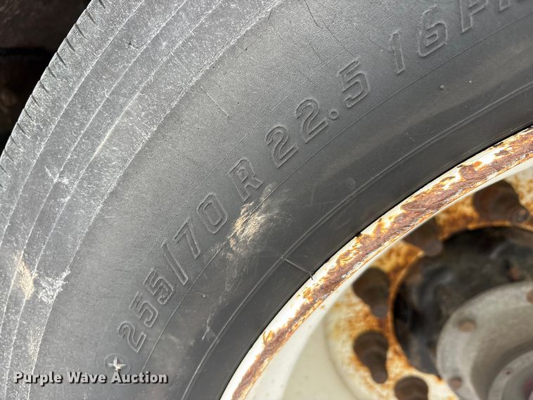 image for item YA2560 2013 X-l Specialized XL 80 MDE extendable lowboy equipment trailer