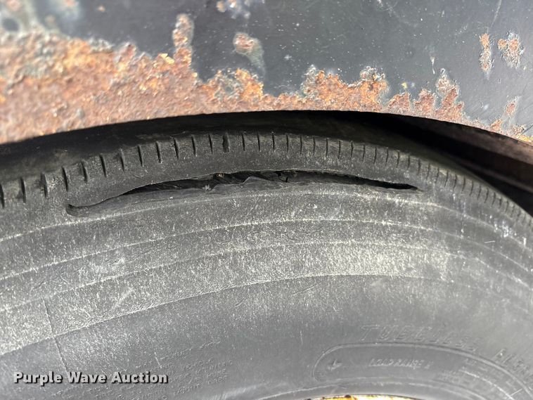 image for item YA2560 2013 X-l Specialized XL 80 MDE extendable lowboy equipment trailer