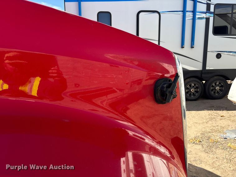 image for item YA6127 2015 Kenworth T680 semi truck