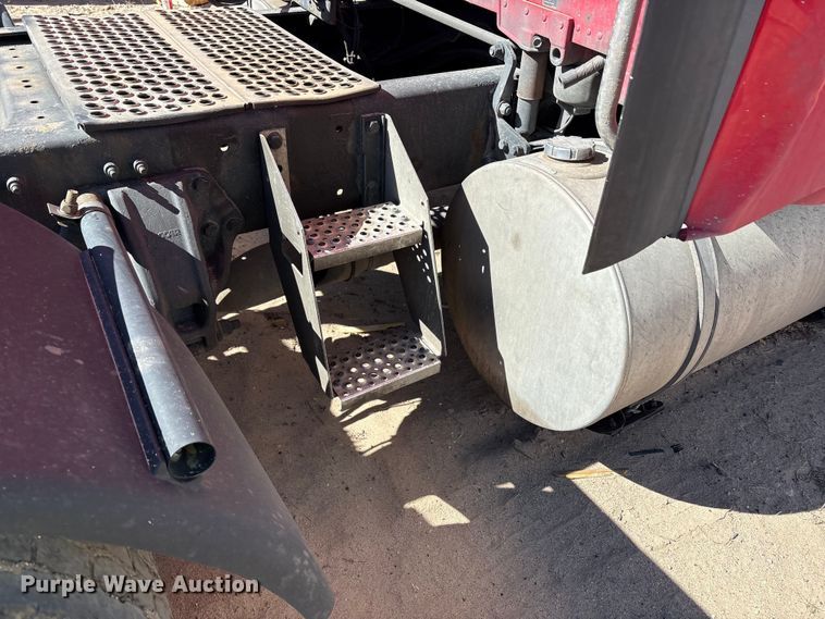 image for item YA6127 2015 Kenworth T680 semi truck