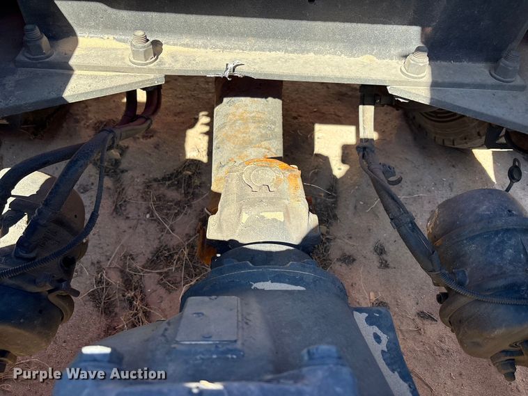 image for item YA6127 2015 Kenworth T680 semi truck