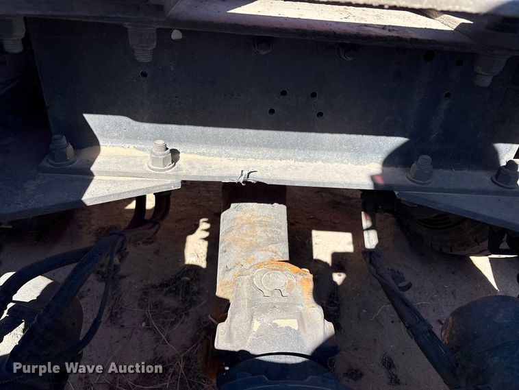 image for item YA6127 2015 Kenworth T680 semi truck