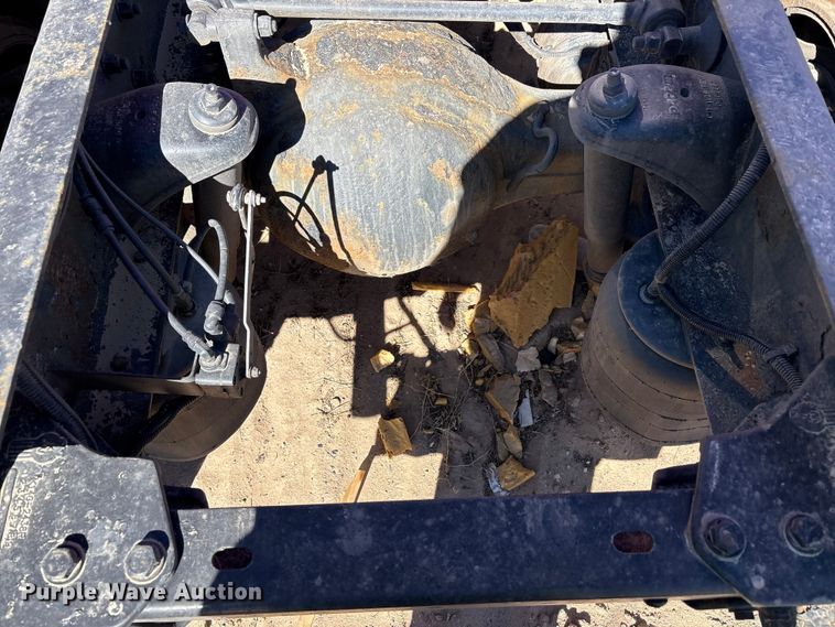 image for item YA6127 2015 Kenworth T680 semi truck