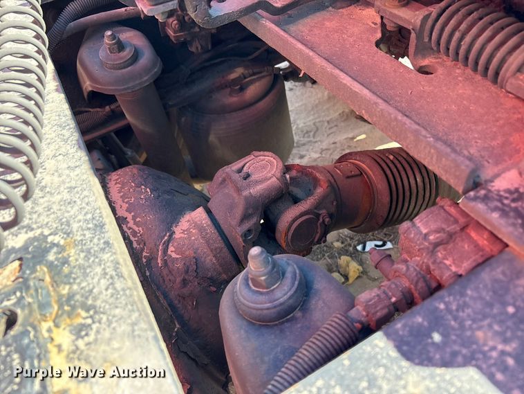 image for item YA6127 2015 Kenworth T680 semi truck