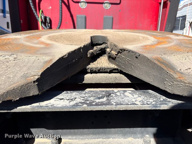 image for item YA6127 2015 Kenworth T680 semi truck