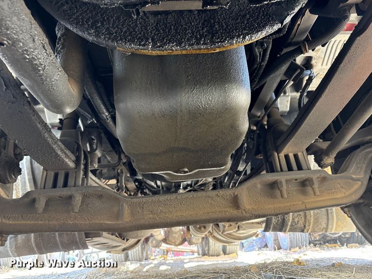 image for item YA6127 2015 Kenworth T680 semi truck