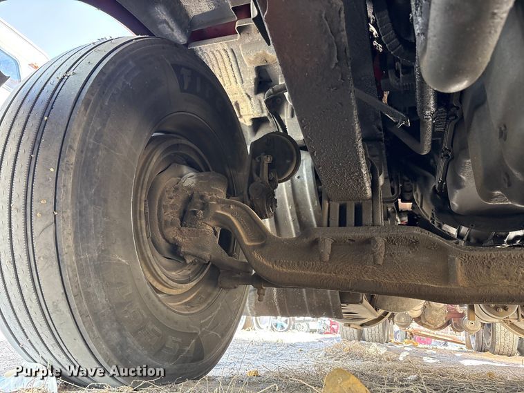 image for item YA6127 2015 Kenworth T680 semi truck