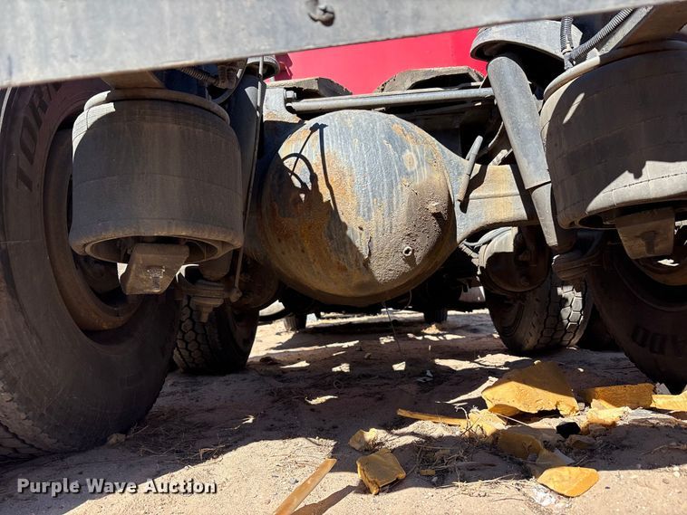 image for item YA6127 2015 Kenworth T680 semi truck