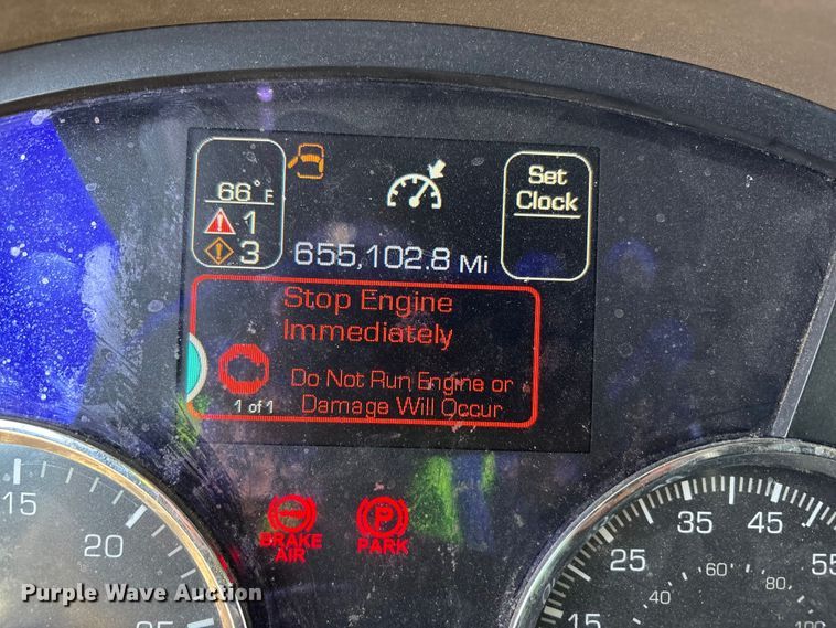 image for item YA6127 2015 Kenworth T680 semi truck