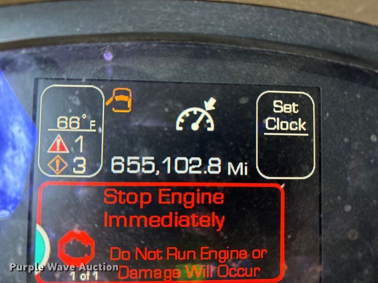 image for item YA6127 2015 Kenworth T680 semi truck