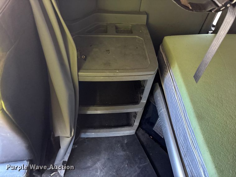 image for item YA6127 2015 Kenworth T680 semi truck