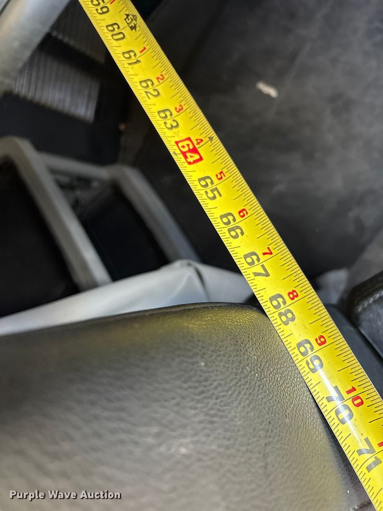 image for item YA6127 2015 Kenworth T680 semi truck