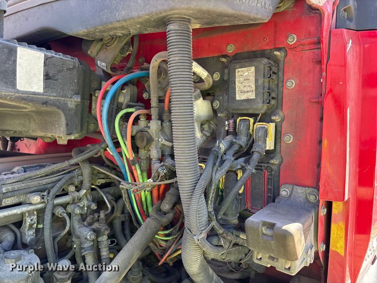 image for item YA6127 2015 Kenworth T680 semi truck