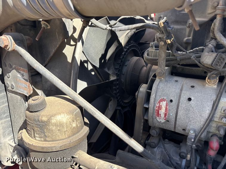 image for item YA6127 2015 Kenworth T680 semi truck