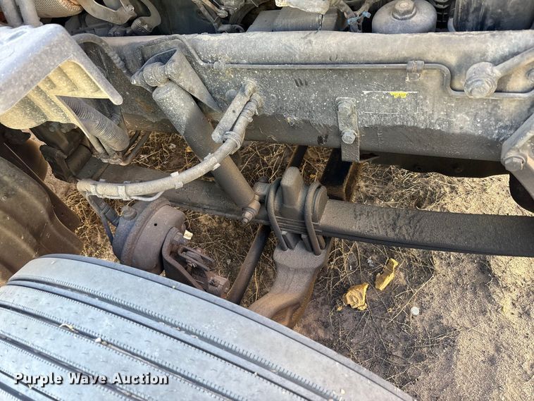 image for item YA6127 2015 Kenworth T680 semi truck