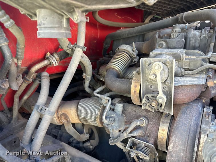 image for item YA6127 2015 Kenworth T680 semi truck