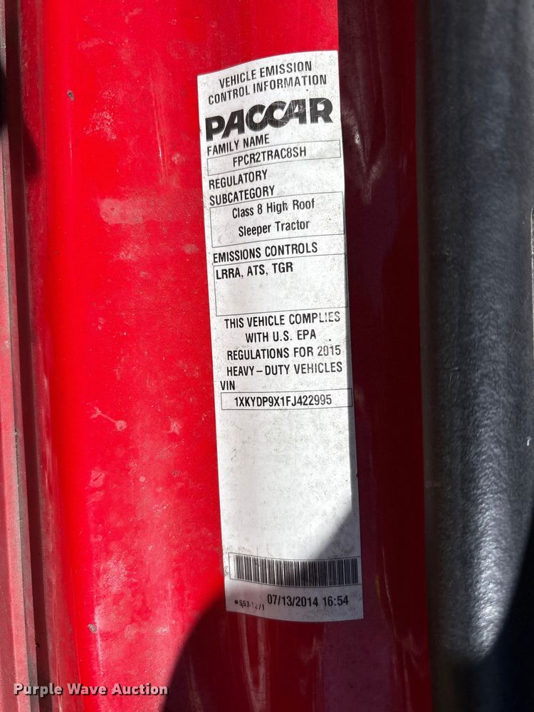 image for item YA6127 2015 Kenworth T680 semi truck