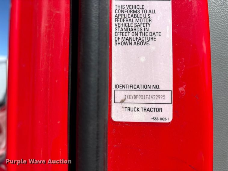 image for item YA6127 2015 Kenworth T680 semi truck