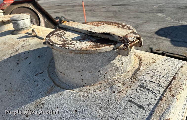 image for item DV0780 Fuel tank