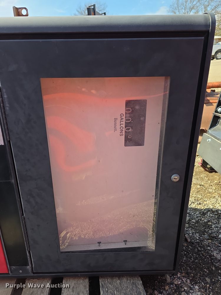 image for item DZ3864 Bennett fuel pump