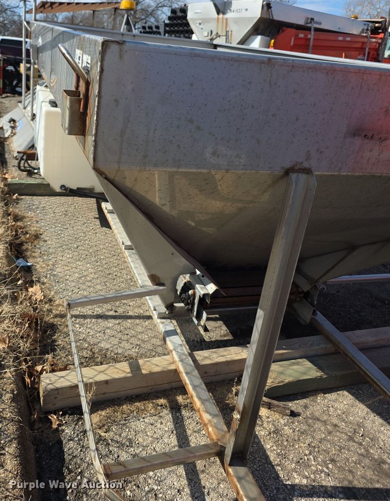 image for item DZ3865 2004 Henderson FSHX13XHX25280 V-Box Stainless steel Spreader spreader