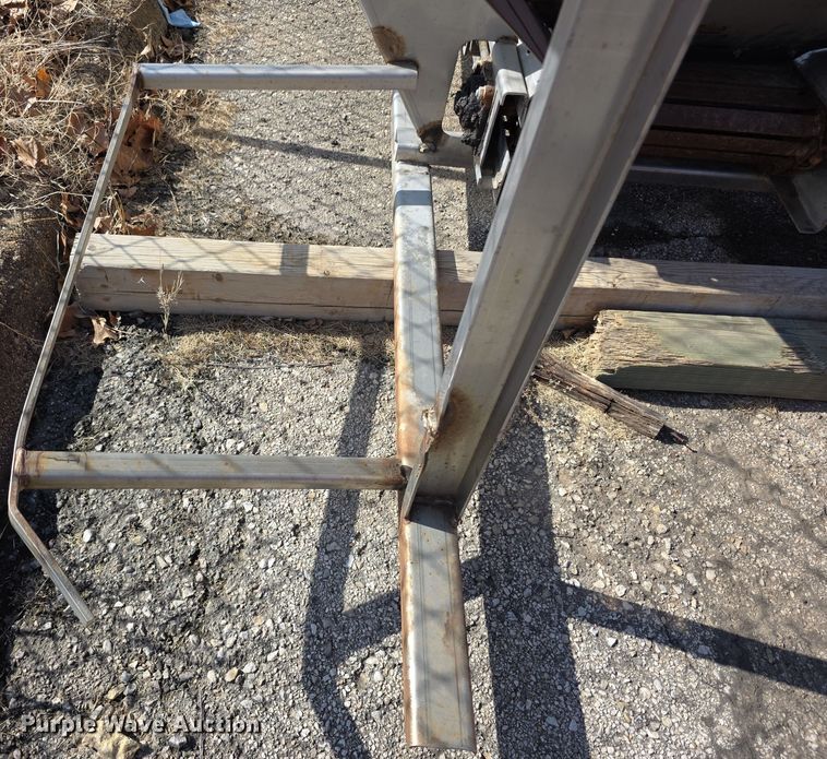 image for item DZ3865 2004 Henderson FSHX13XHX25280 V-Box Stainless steel Spreader spreader