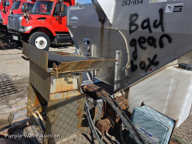 image for item DZ3865 2004 Henderson FSHX13XHX25280 V-Box Stainless steel Spreader spreader