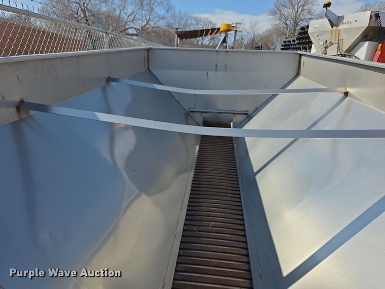 image for item DZ3865 2004 Henderson FSHX13XHX25280 V-Box Stainless steel Spreader spreader