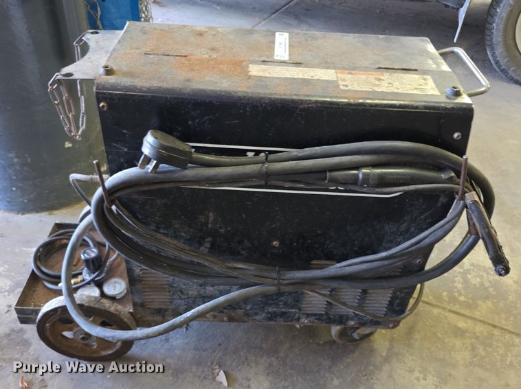 image for item DZ3867 1999 Panasonic Gunslinger 260ASI welder