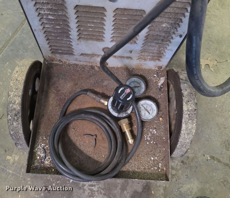 image for item DZ3867 1999 Panasonic Gunslinger 260ASI welder