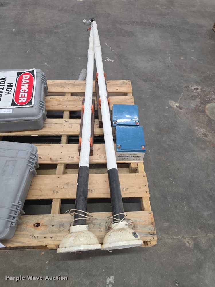 image for item DZ3893 (2) data recorders