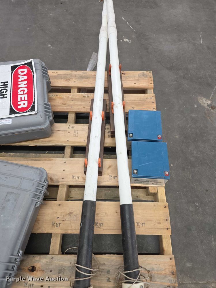 image for item DZ3893 (2) data recorders