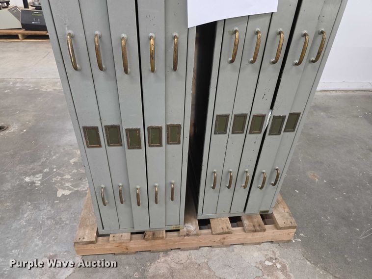 image for item DZ3896 File cabinet