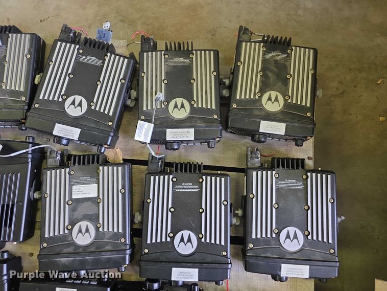 image for item DZ3901 (47) Motorola XTL1500 radios