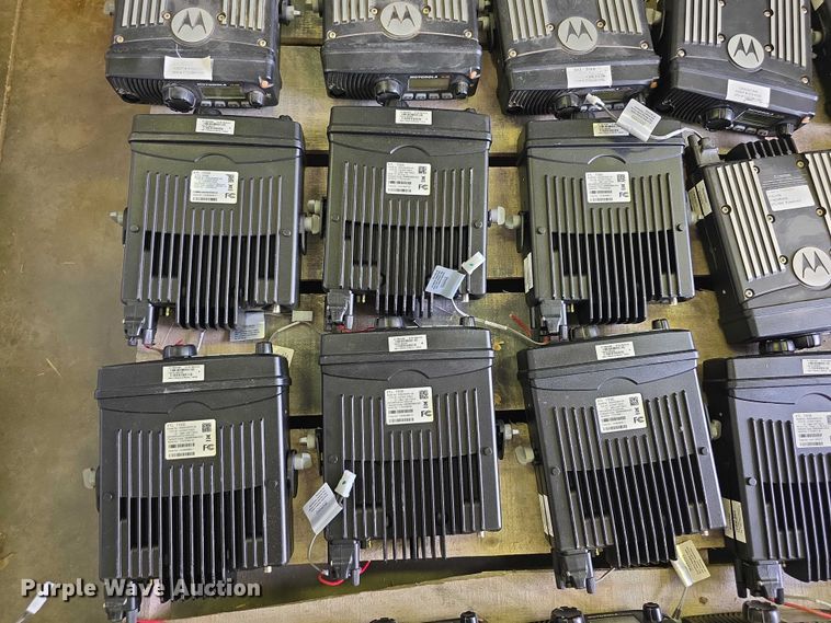 image for item DZ3901 (47) Motorola XTL1500 radios