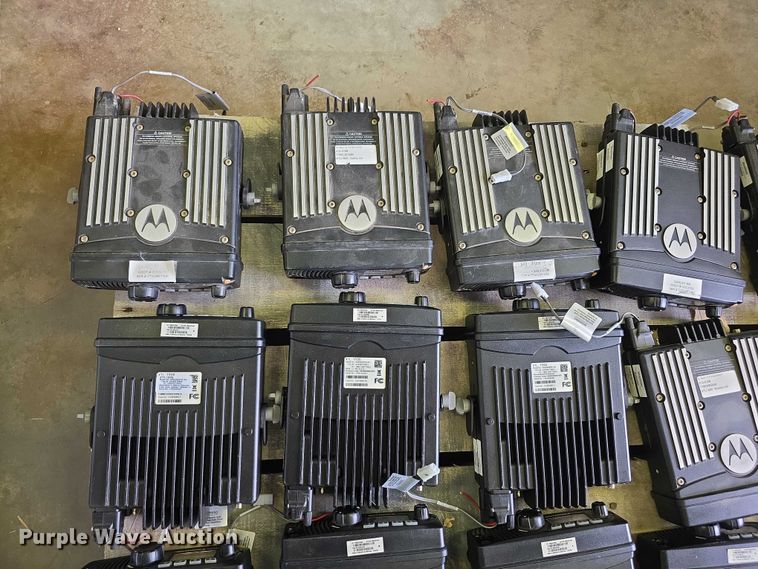 image for item DZ3901 (47) Motorola XTL1500 radios