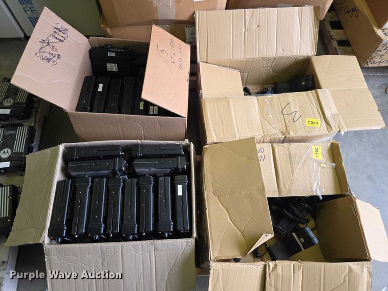 image for item DZ3901 (47) Motorola XTL1500 radios