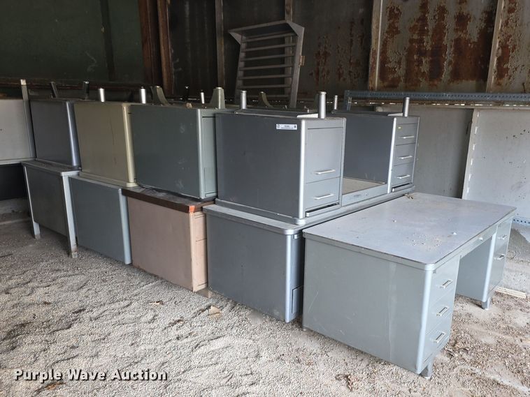 image for item DZ3904 (13) desks