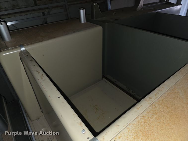 image for item DZ3904 (13) desks