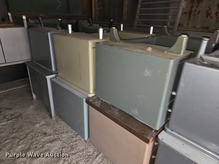 image for item DZ3904 (13) desks