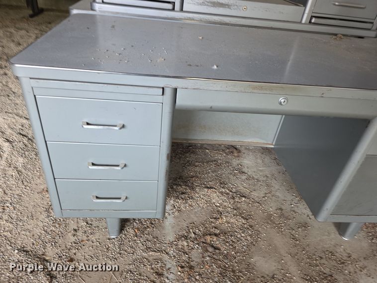 image for item DZ3904 (13) desks