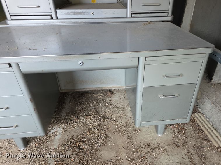 image for item DZ3904 (13) desks