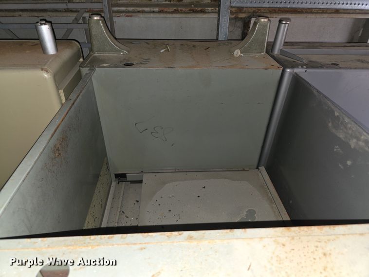 image for item DZ3904 (13) desks