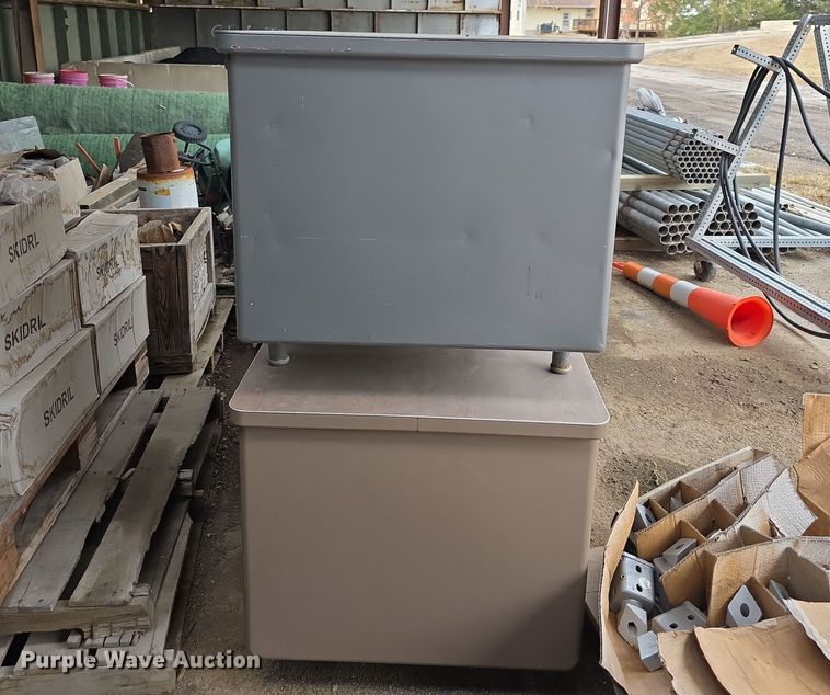 image for item DZ3904 (13) desks