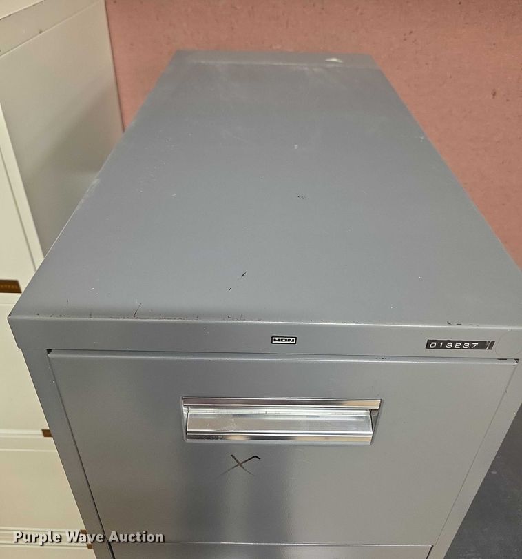 image for item DZ3947 (9) filing cabinets