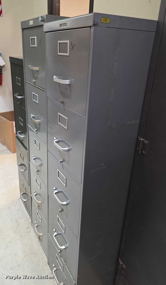 image for item DZ3947 (9) filing cabinets