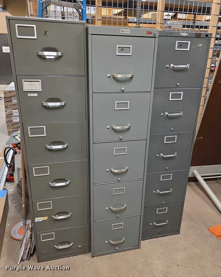 image for item DZ3947 (9) filing cabinets