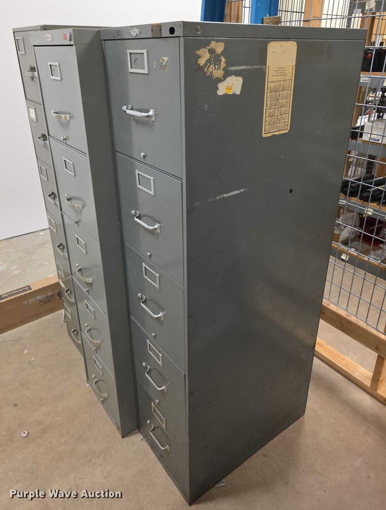 image for item DZ3947 (9) filing cabinets