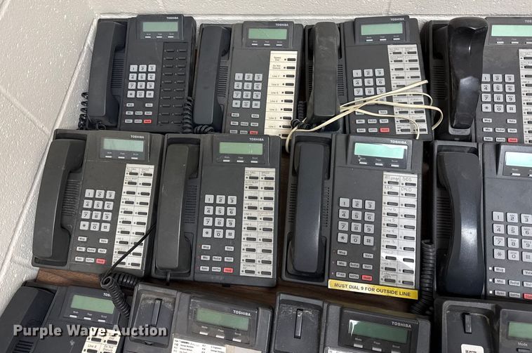 image for item DZ4295 (89) Toshiba phones